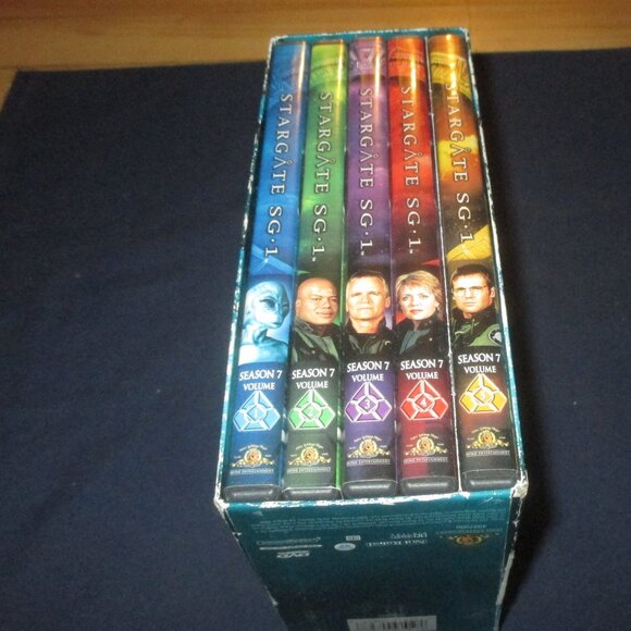 Stargate SG-1 - Complete Seventh Season (DVD, 2004, 5-Disc Set) - Picture 2 of 7